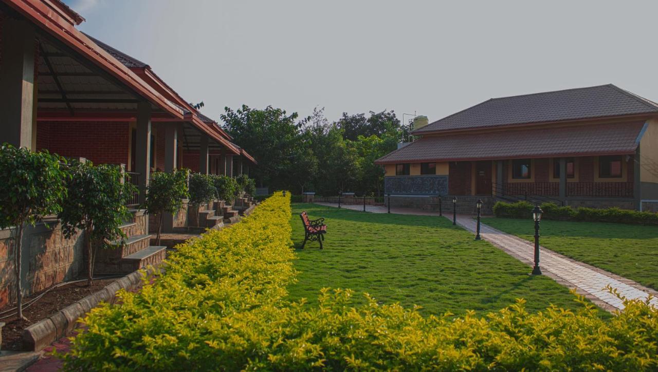 Wildcat Resort Tadoba Sirkada Exteriör bild
