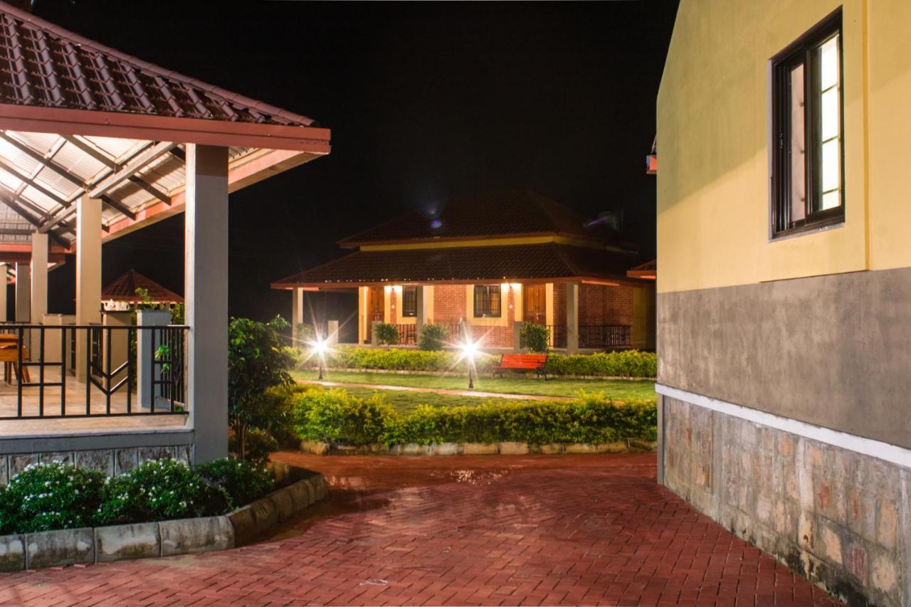 Wildcat Resort Tadoba Sirkada Exteriör bild